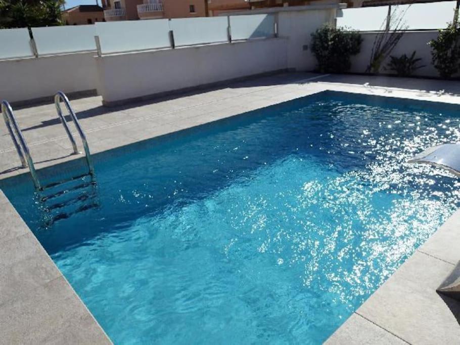 Villa Domicil De Luxe ตอร์เรเวียคา ภายนอก รูปภาพ